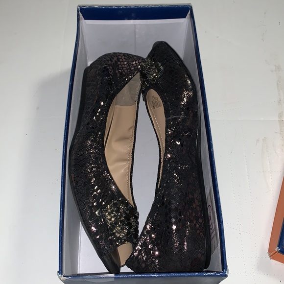 Arturo Chiang Peep Toe Flats - Picture 9 of 9